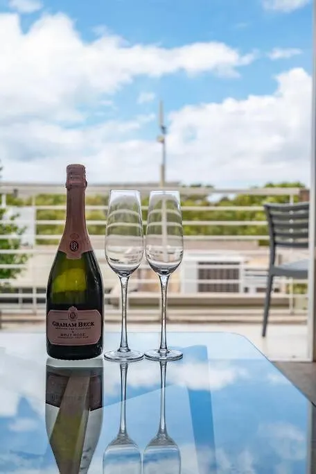 Apartment Green Point Living With Stadium View Cape Town